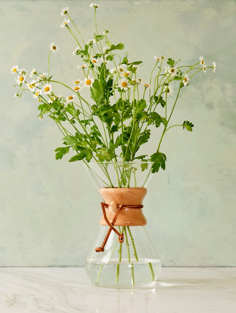 bloemen in koffievaas